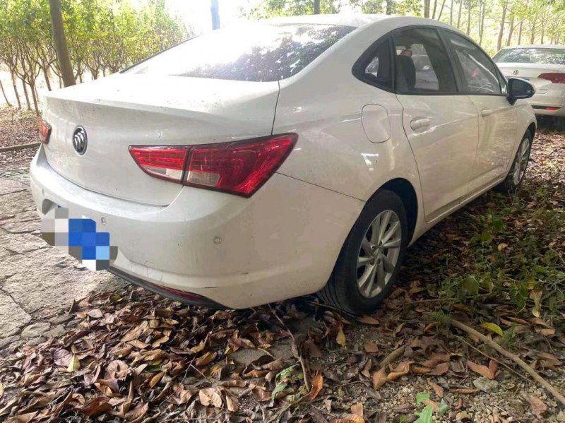 湖州18年别克威朗5