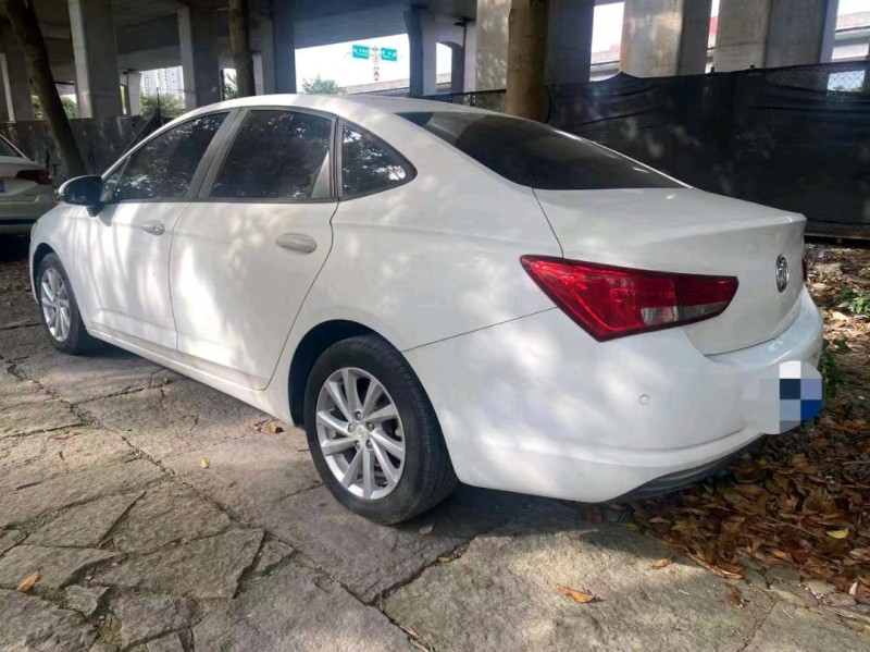 湖州18年别克威朗6