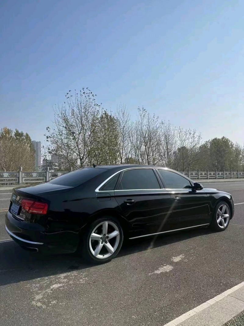 烟台13年奥迪A8L5