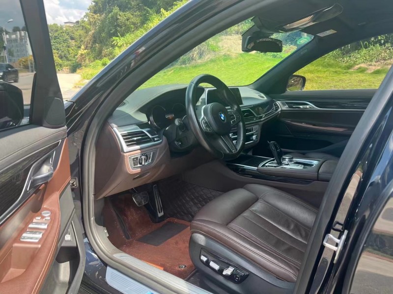 三明18年宝马7系4