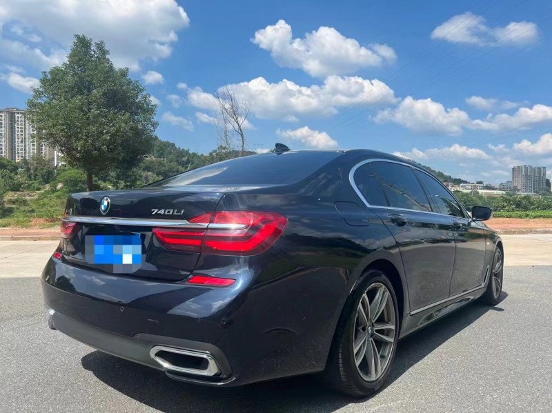 三明18年宝马7系8