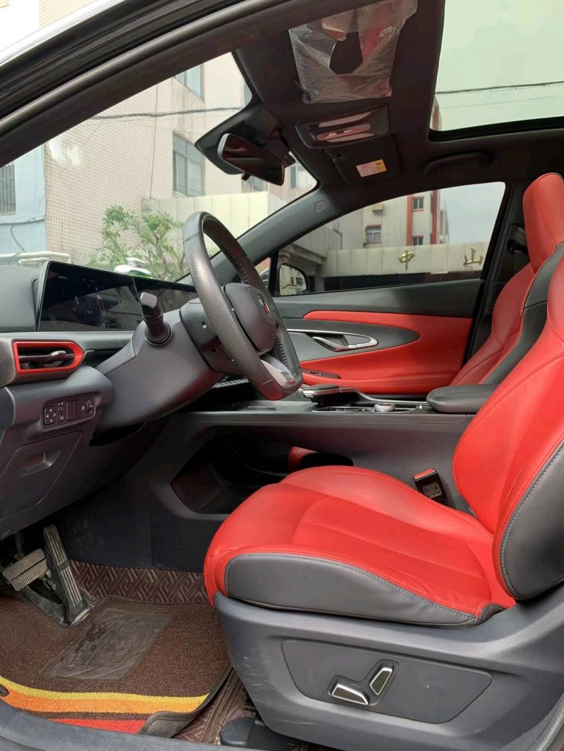 中山21年长安汽车UNI-T9