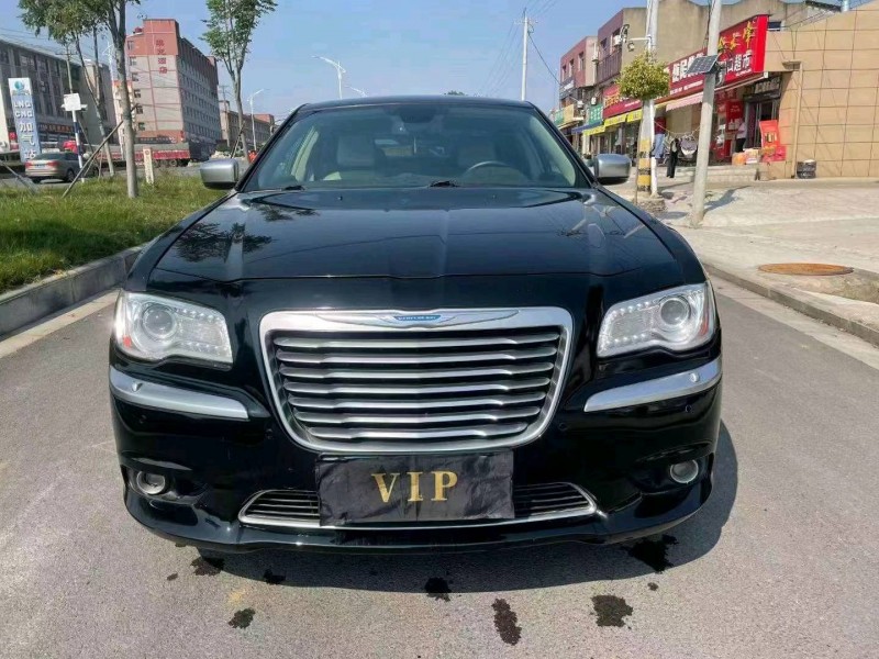 鄂州14年克萊斯勒300C1