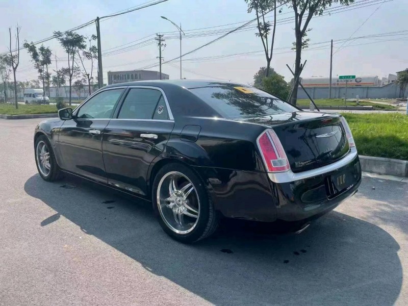 鄂州14年克萊斯勒300C5