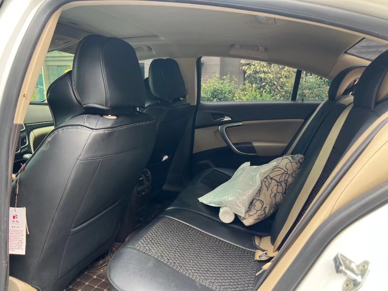 徐州16年别克君威6