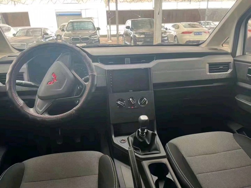 東營21年五菱汽車宏光3