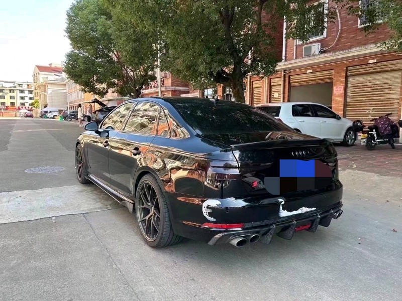 嘉兴18年奥迪S45