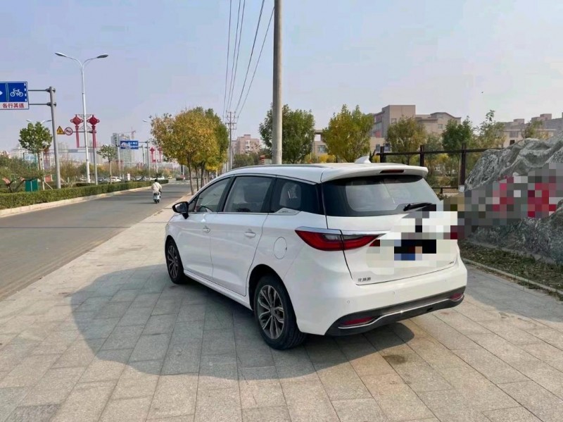 烟台20年比亚迪宋MAX8