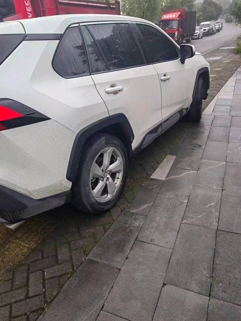 东营20年丰田RAV4荣放4