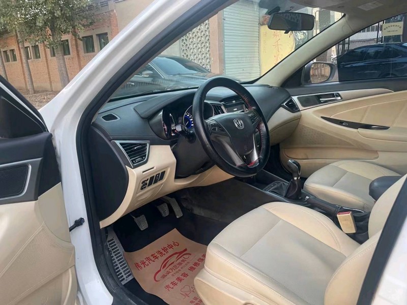 保定17年长安汽车逸动8