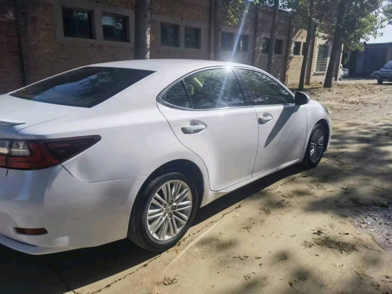 保定15年雷克萨斯ES5