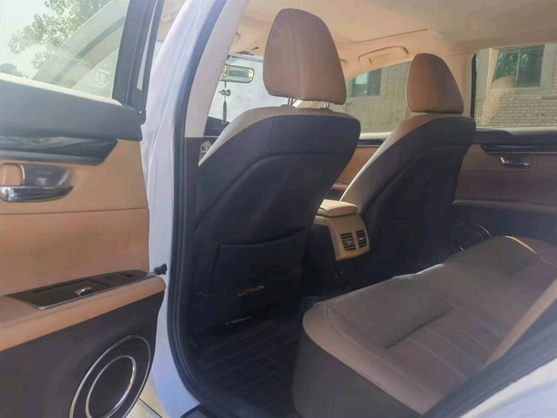 保定15年雷克萨斯ES7