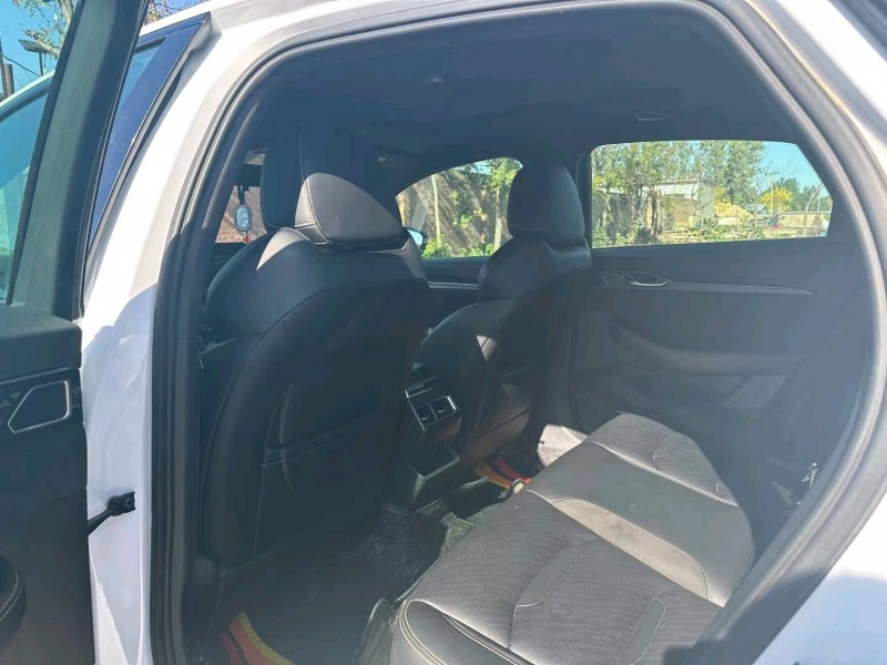 保定22年吉利星瑞8