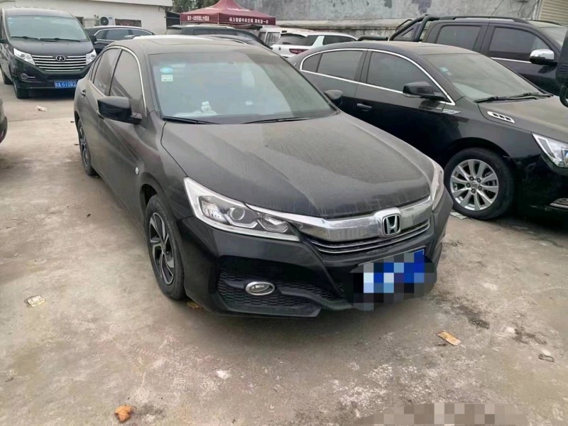 常州17年本田雅阁1