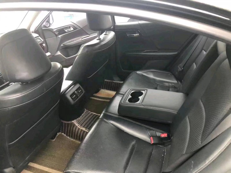 常州17年本田雅阁2