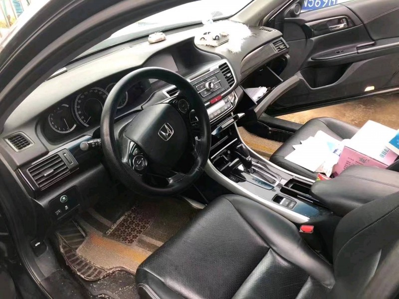 常州17年本田雅阁5