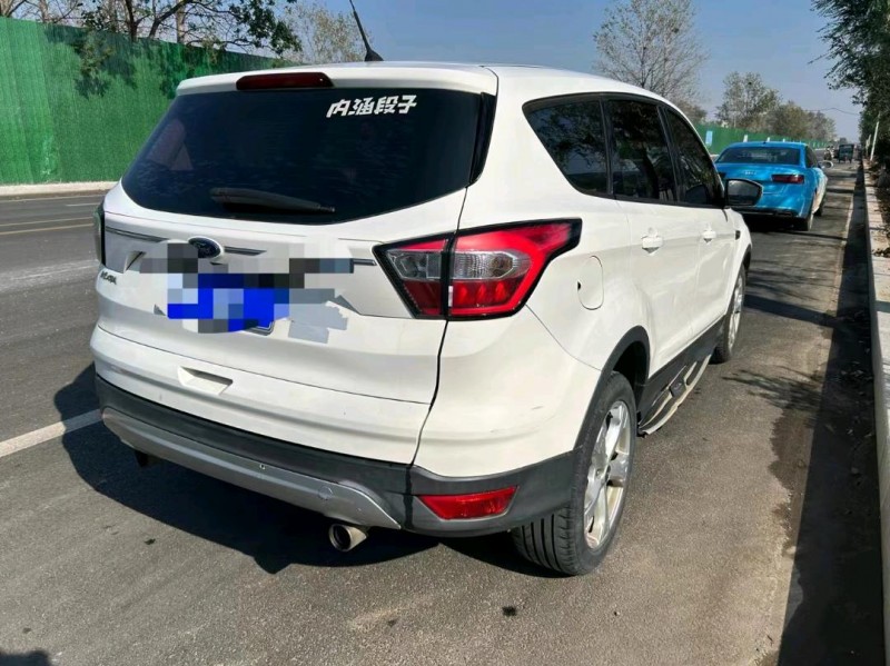 东营17年福特翼虎4