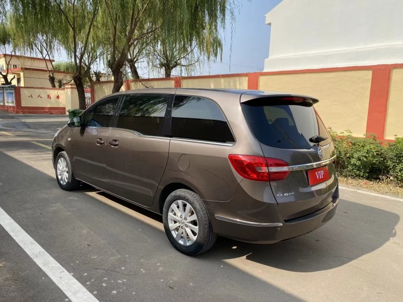 青岛18年别克GL84