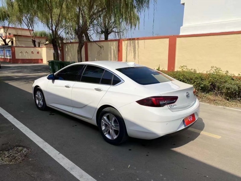 青岛19年别克君威4