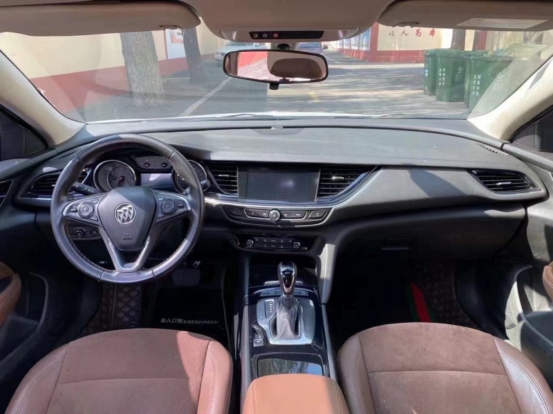 青岛19年别克君威8