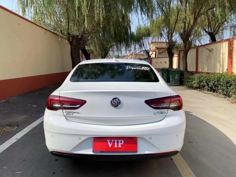 青岛19年别克君威9