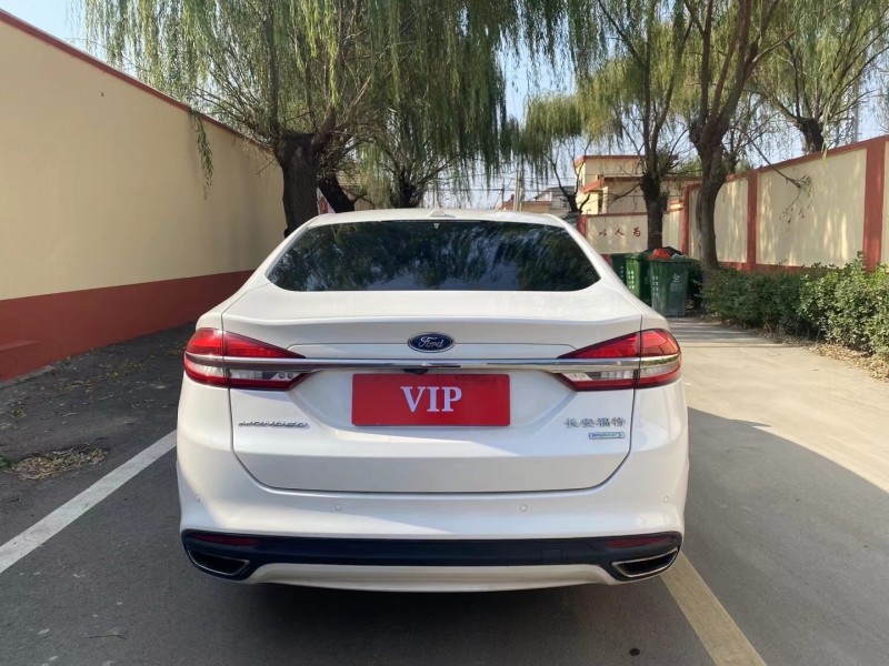 青岛17年福特蒙迪欧9