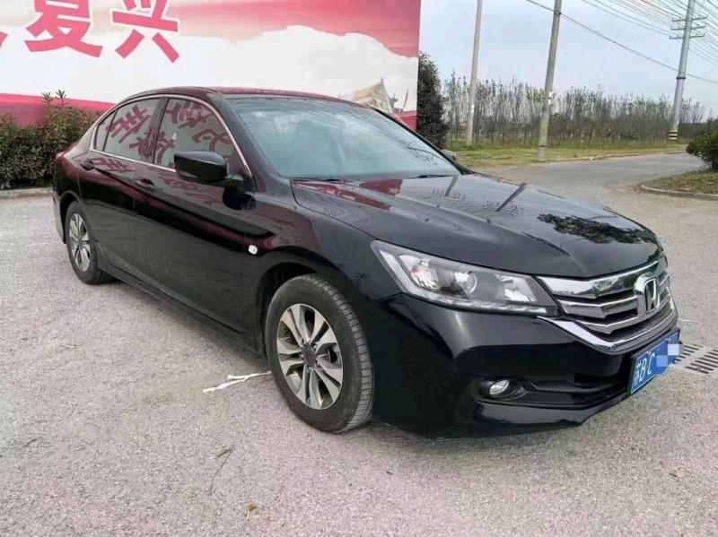 常州16年本田雅阁2