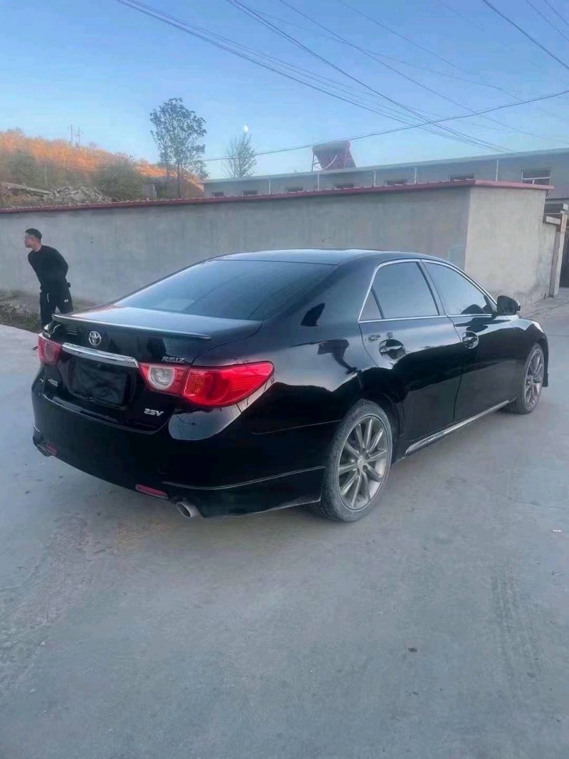 邯郸13年丰田锐志4