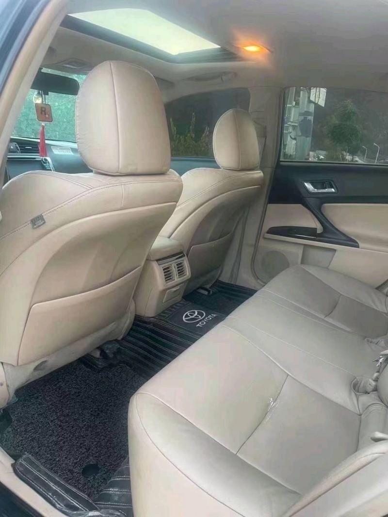 邯郸13年丰田锐志6