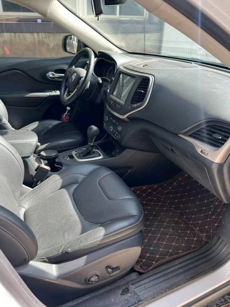 徐州18年Jeep自由光5