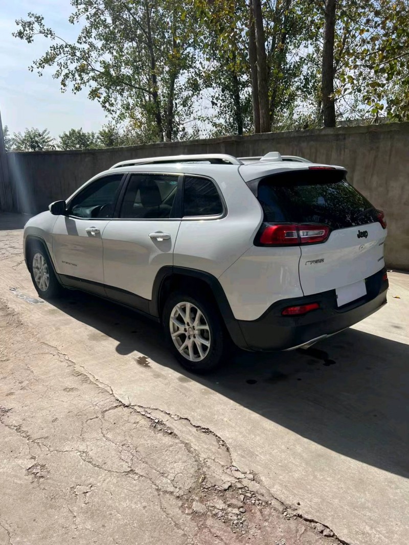 徐州18年Jeep自由光8