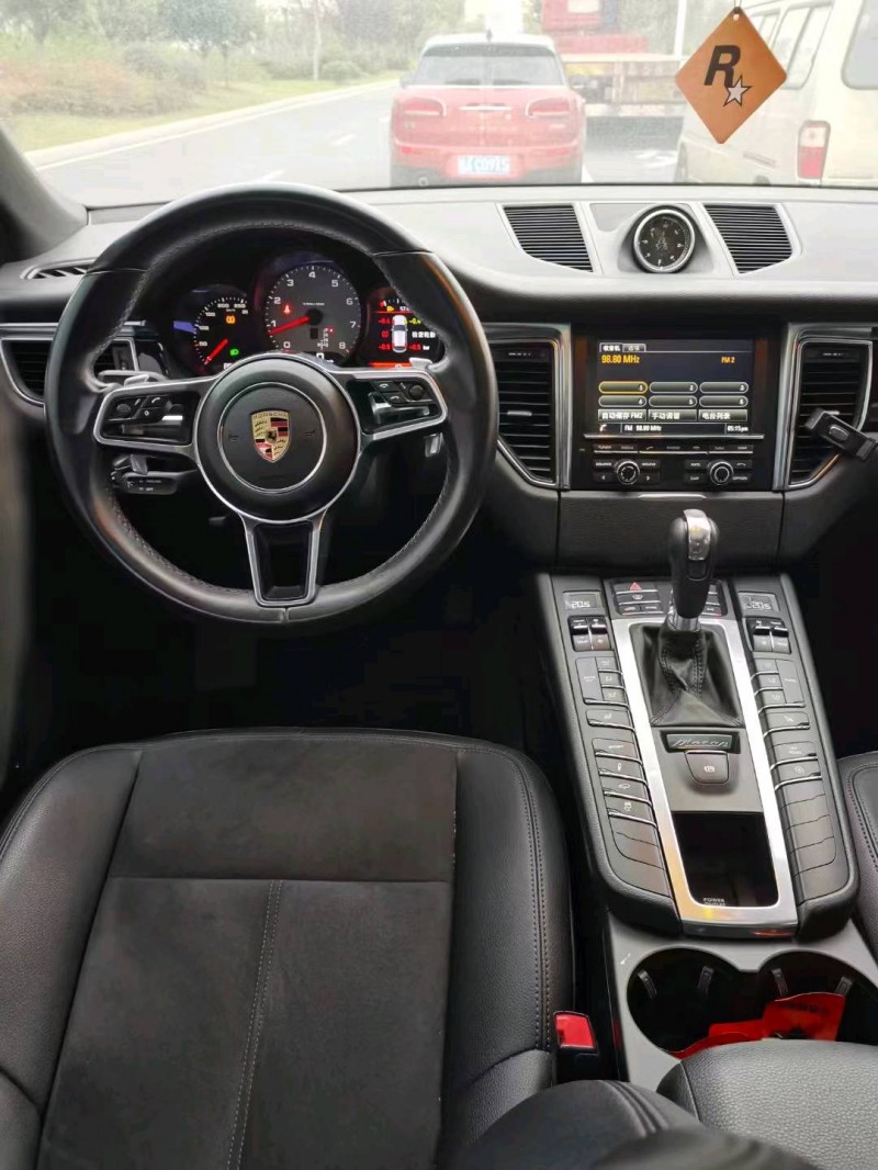 淮南16年保時捷Macan9