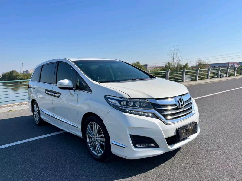 盐城17年本田艾力绅2