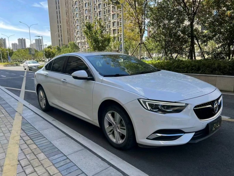 苏州18年别克君威2