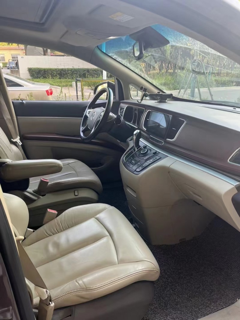 济宁15年别克GL84