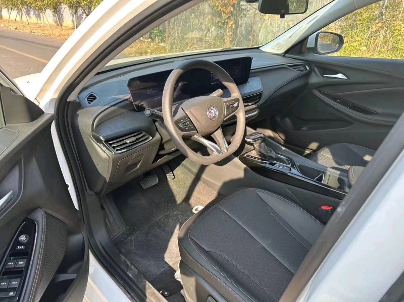 东营23年别克威朗5