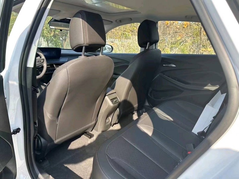 东营23年别克威朗6