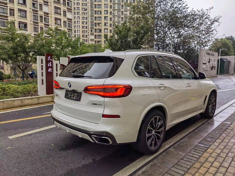 苏州20年宝马X58