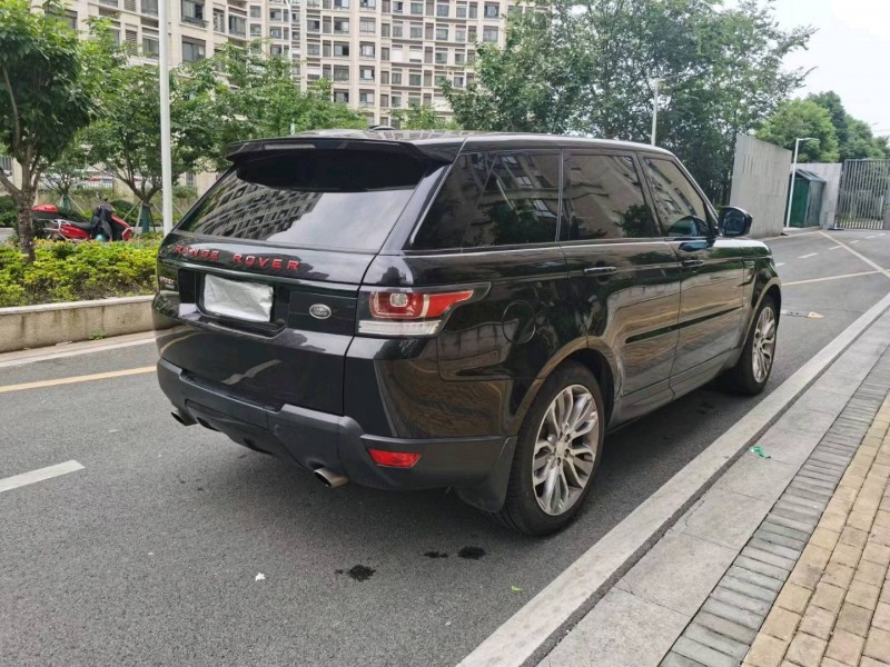 苏州14年路虎揽胜运动8