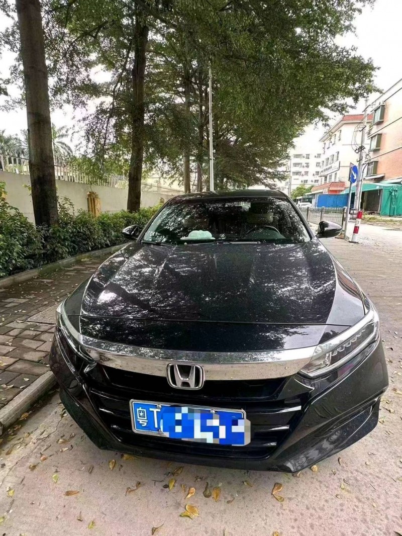 深圳21年本田雅阁1