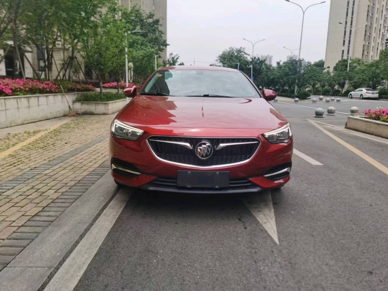 苏州19年别克君威1