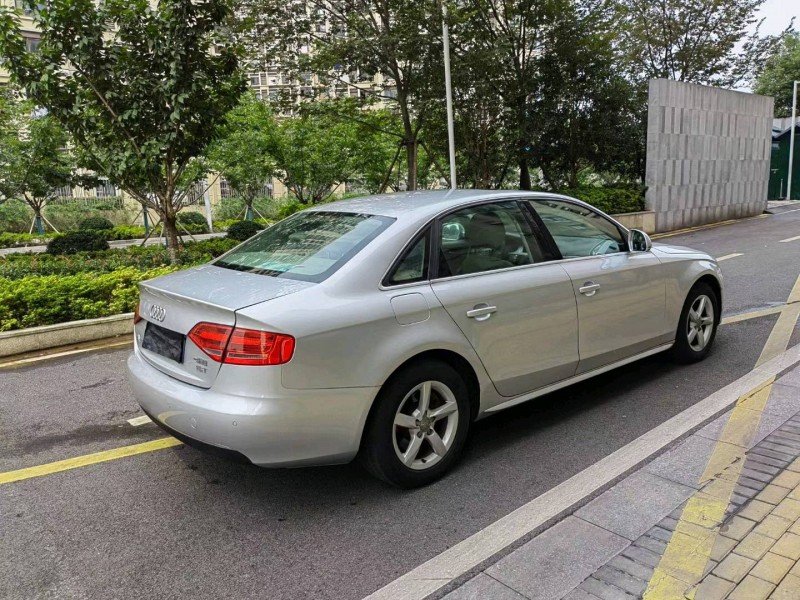 苏州11年奥迪A4L8
