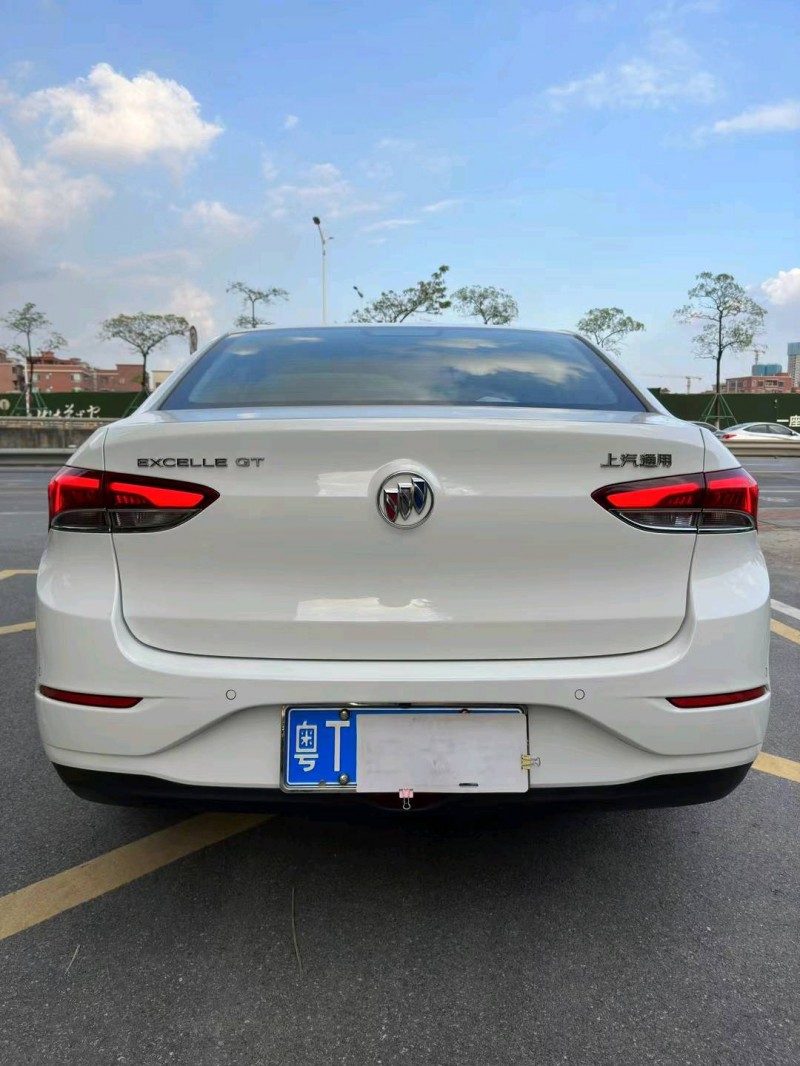 佛山21年别克英朗9