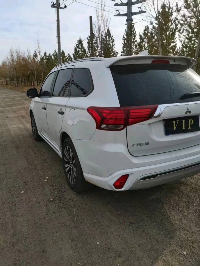 邯郸22年三菱欧蓝德4