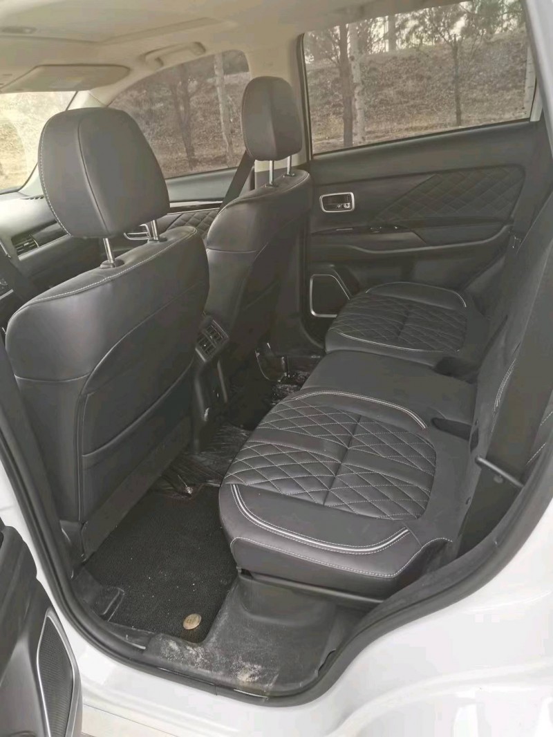 邯郸22年三菱欧蓝德5