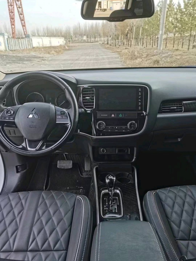 邯郸22年三菱欧蓝德7