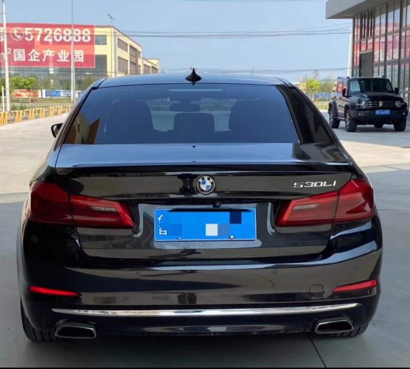 济宁18年宝马5系8