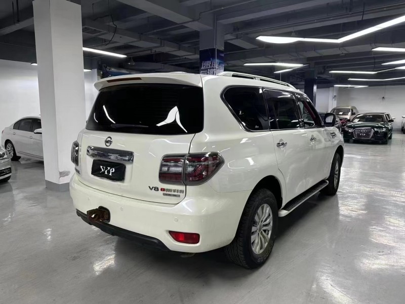 曲靖17年日產途樂5