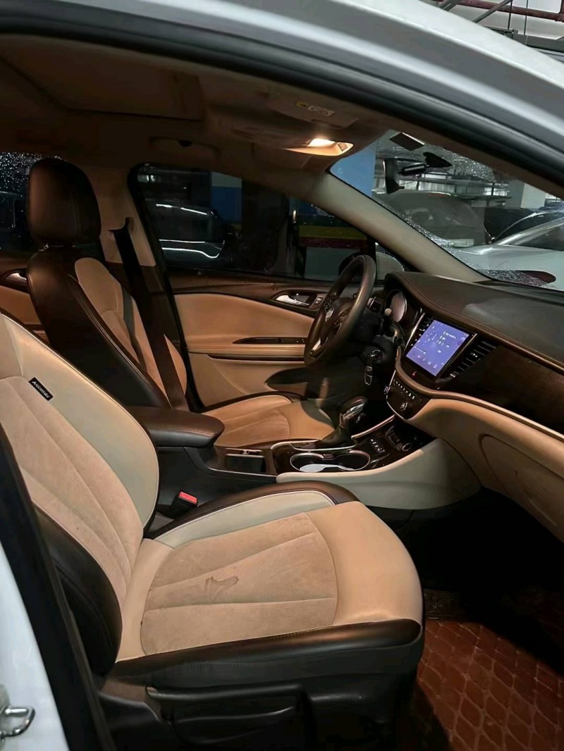 重庆17年别克威朗4