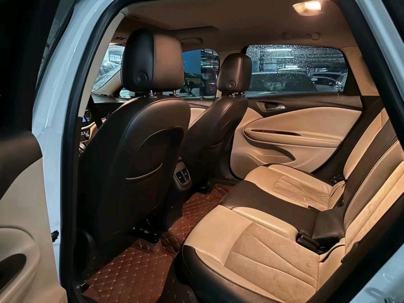 重庆17年别克威朗8